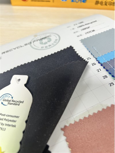 GZ-TY  再生華達呢復合  GRS    RPET面料  100%P  幅寬：147CM   工藝：100%Recycled 側面照